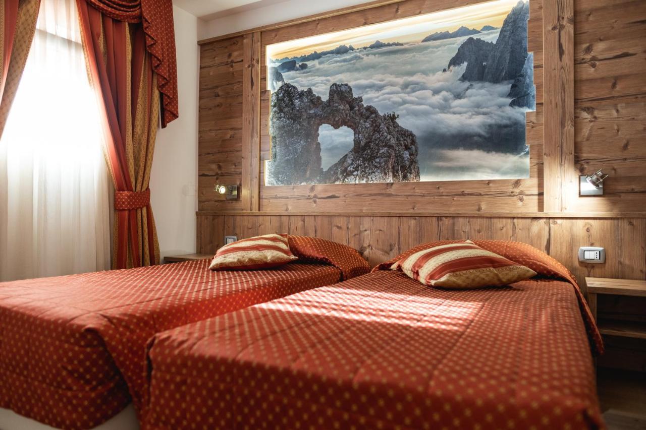 Hotel Touring Predazzo Exteriér fotografie