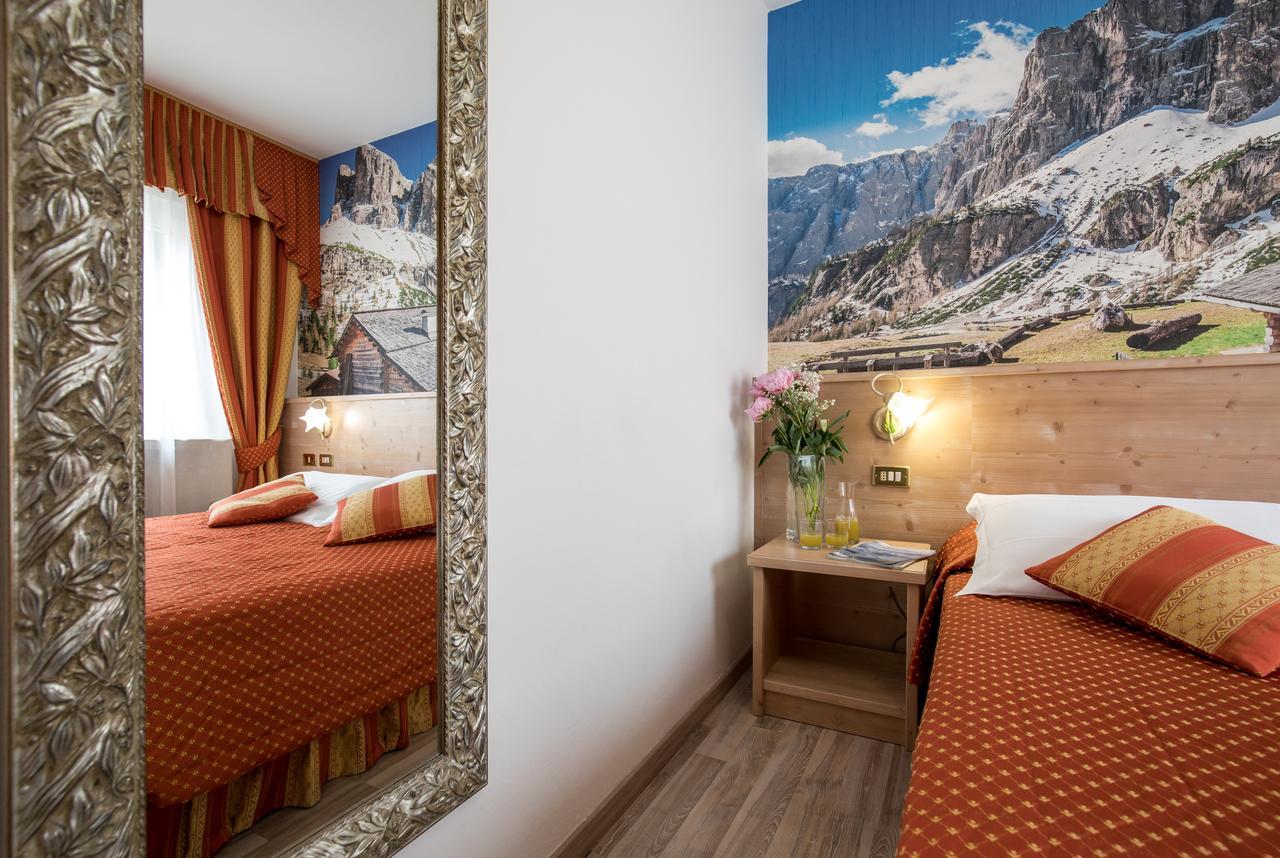 Hotel Touring Predazzo Exteriér fotografie