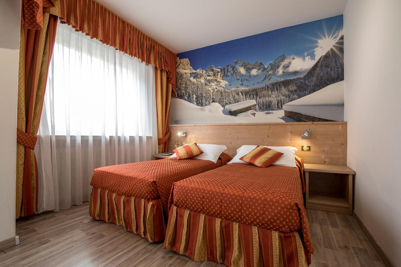 Hotel Touring Predazzo Exteriér fotografie