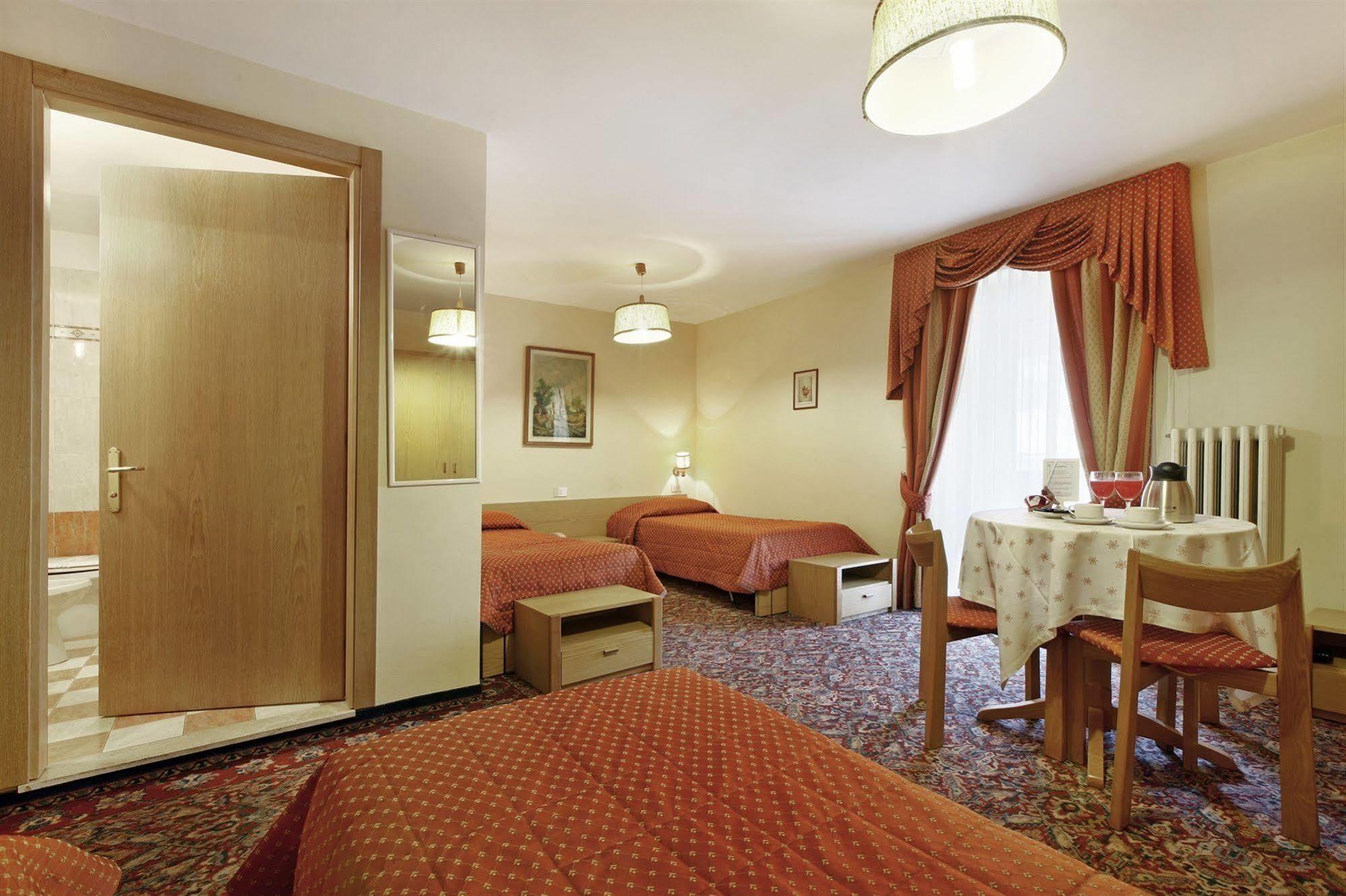 Hotel Touring Predazzo Exteriér fotografie